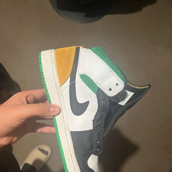 Jordan 1 mid oka land like new - Picture 5 of 9